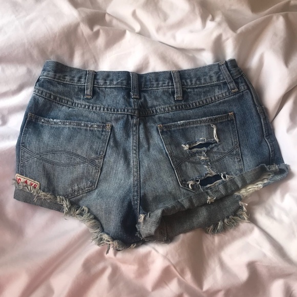 Abercrombie Highrise Destroyed Camp Shorts - Picture 2 of 3